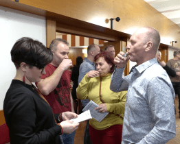 Jubilejní ročník Koštu slivovice v Bojkovicích měl téměř 400 vzorků