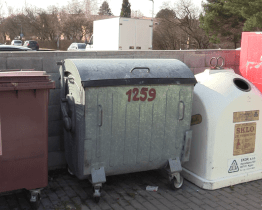 Obyvatelé Kyjova musí v březnu uhradit poplatky za odpad a za psy