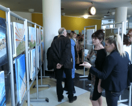 Krajský úřad zdobí výstava studentů Univerzity třetího věku