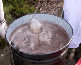 Zabíjačkové hody v Senioru se i letos těšily velkému zájmu
