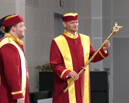 Nový rektor Baťovy univerzity byl slavnostně uveden do funkce