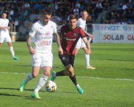 Slovácko obralo Spartu o body i první místo, favorit srovnal z přísné penalty 