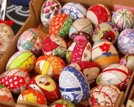 Velikonoční jarmark v brodském kině přinesl vajíčka i cupcaky