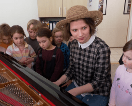 ZUŠ Slovácko pozvala děti na Cestu kolem světa