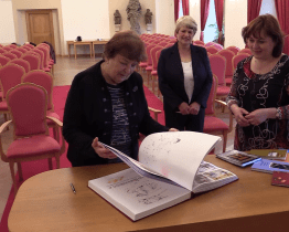 Vedení veselské radnice popřálo jubilantce k narozeninám