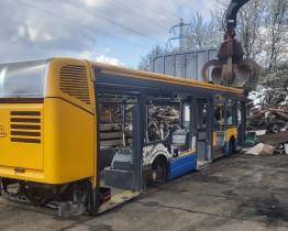 Dvacetiletou pouť ukončily dva autobusy DSZO v kovošrotu