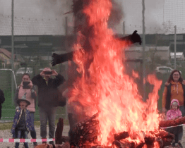 Čarodějnice si daly po roce dostaveníčko U Červených domků