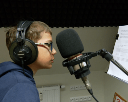 Žáci 11. ZŠ Zlín-Malenovice se za odměnu podívali do redakce TVS