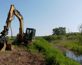 Povodí Moravy zahájilo práce na obnově vodní nádrže Gramanec