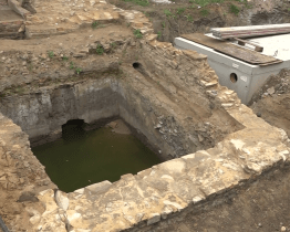 Archeologové odkryli vodní příkop a jižní vstup do hlucké tvrze  