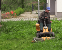 Technické služby teď sečou v Kyjově trávu každý den