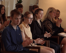 Škola i město se rozloučily s deváťáky