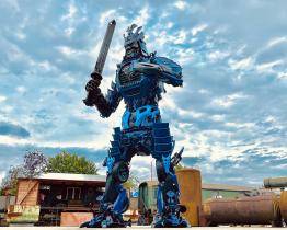 Staroměstskou Kovozoo ovládl devítimetrový transformer Haiku