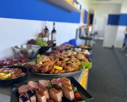 Vylepšení pro fanoušky na Letné: nový catering, více stánků i pivo Radegast