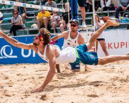 Plážový volejbal přilákal ty nejlepší páry