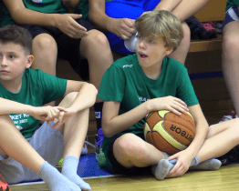 V kyjovské sportovní hale se zdokonalují mladí basketbalisté. Začal Yubasket Kemp