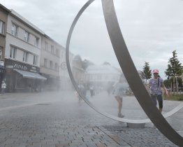 Mlžná brána před tržištěm je opět v provozu