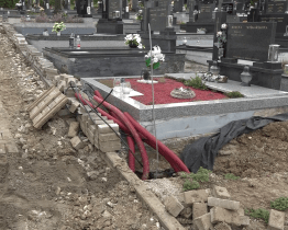 Rekonstrukce hřbitova v Újezdci pokračuje podle plánu