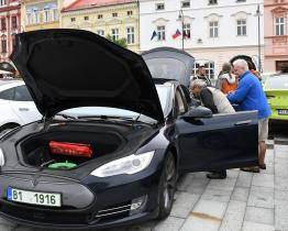 Sraz elektromobilů na Valašsku se konal už pošesté