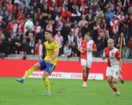 Naděje ševců proti Slavii pohasly po přestávce. Dostál čaroval, kontaktní branka přišla pozdě