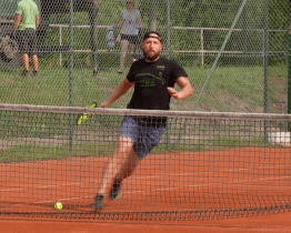 Rekreační tenisté bojovali na Širůchu