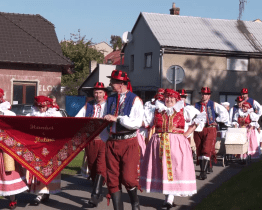 Svatováclavské hody přilákaly na náměstí stovky domácích i přespolních 