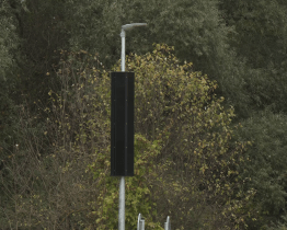 Ve městě svítí nové bezdrátové solární lampy