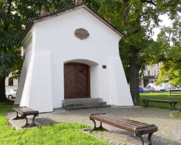 Kaple sv. Šebestiána je po útoku sprejerů opravená