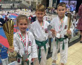 Mimořádný úspěch zlínského karate! Akademie karate Zlín získala na ME pět medailí, z toho jedno zlato