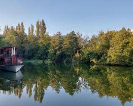 Restaurační loď zmizí z Kudlovské přehrady v polovině roku 2024, pak se nádrž vypustí