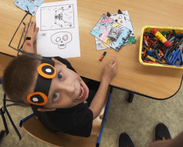 Po Základní škole TGM pobíhali obří pavouci