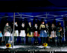 Rozsvícení vánočního stromu v Ostrožské Nové Vsi doprovodilo adventní zpívání