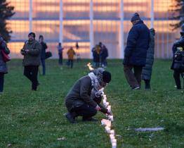Zlín si v pátek připomene odkaz Jana Palacha. Gahurův prospekt protne 700 metrů dlouhý světelný řetěz