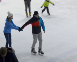 Veřejnost opět může chodit bruslit na zimní stadion