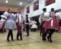 Tradiční krojový ples roztančil Lužice 