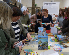 Deskových her ve veřejných knihovnách přibývá