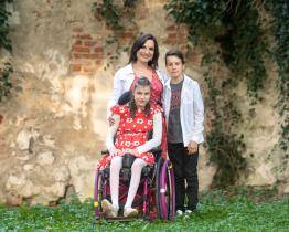 Benefiční ples ve Starém Městě finančně podpoří nemocnou Verunku a její rodinu