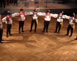 Reprezentační ples města propojil tři veselské prostory