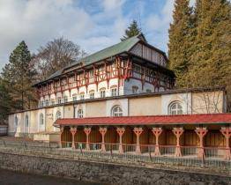 Sluneční lázně už jsou téměř jako nové. Vznikne zde muzeum lázeňství i expozice luhačovických velikánů