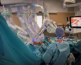 Lékaři Baťovy nemocnice mají na svém kontě už 100 robotických operací