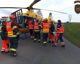 Po vážné nehodě dvou osobních aut na Kroměřížsku zůstali čtyři zranění včetně dětí. Jedna z řidiček byla v kritickém stavu
