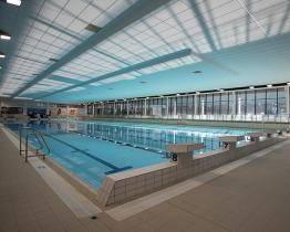 Zlínské lázně budou v neděli hostit akci Kdo plave, ten pomáhá. Výtěžek poputuje na podporu onkologického centra