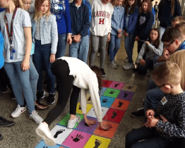 Den autismu nabídne v kině Hvězda výstavu i film