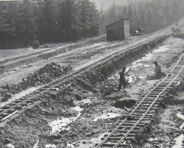 Vydejte se napříč Chřiby po stopách nedokončené dálnice