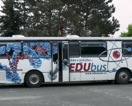 K Základní škole T. G. Masaryka přijel Edubus