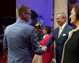 Oceněný pedagog Drahoslav Viktorýn se studenty včelaří i hraje hokej