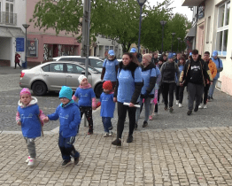 Modrý pochod v Kyjově upozornil na děti s autismem