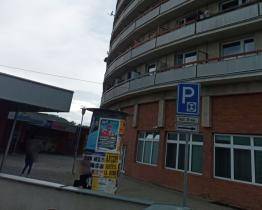 Drama při požáru ve Zlíně: v péči záchranářů skončilo šest policistů