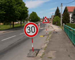 Výstavba nového chodníku v místní části Hrádek splatí dluh z minulosti