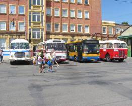 Prohlídku vozového depa DSZO si nenechalo ujít přes pět tisíc lidí